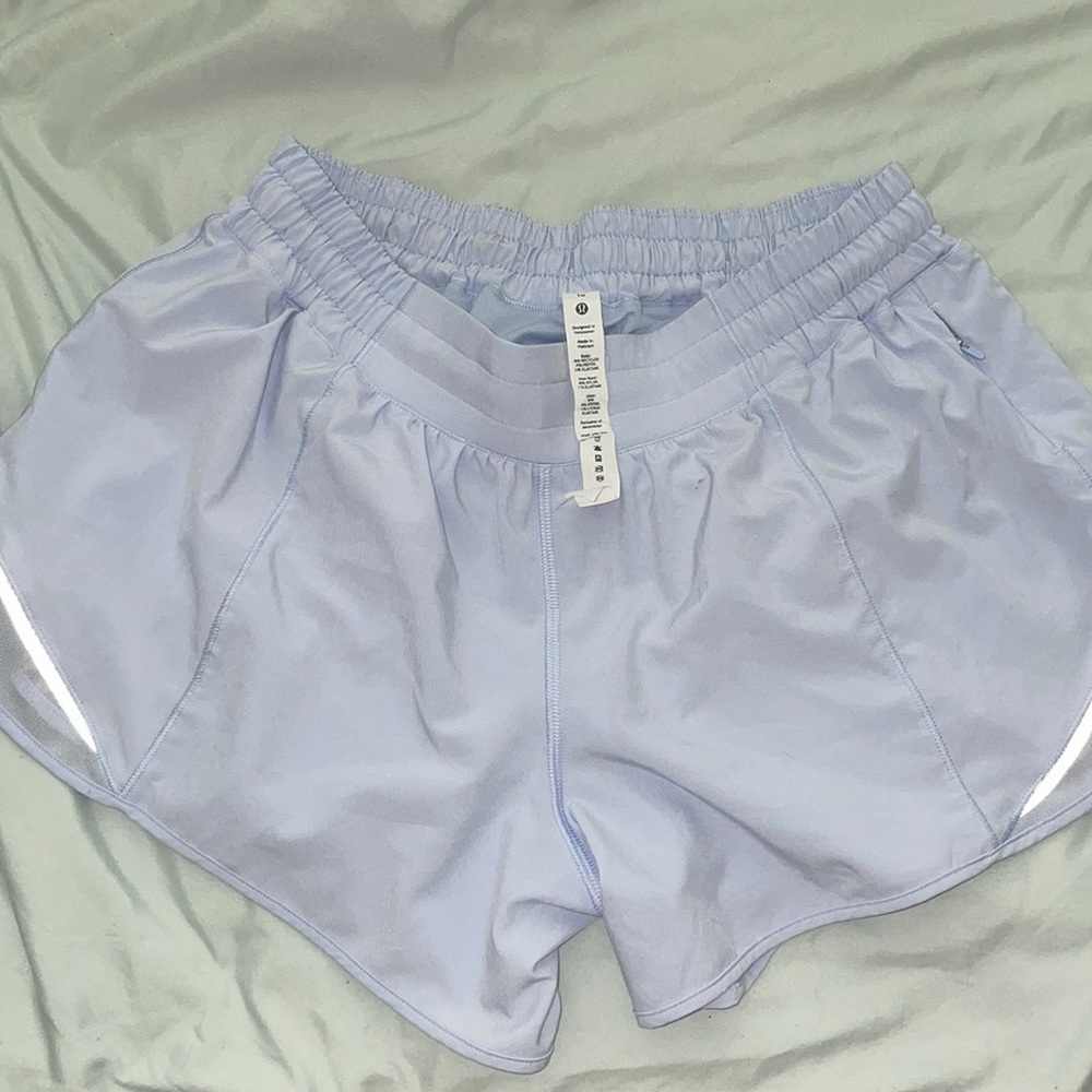 Lululemon hotty hot shorts 2.5